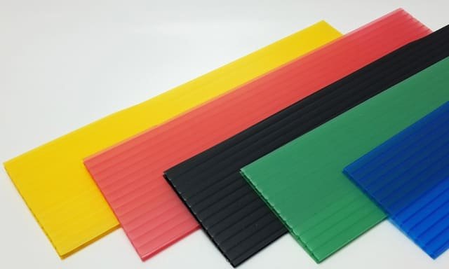 Láminas de cartón plast (cartón plástico corrugado)